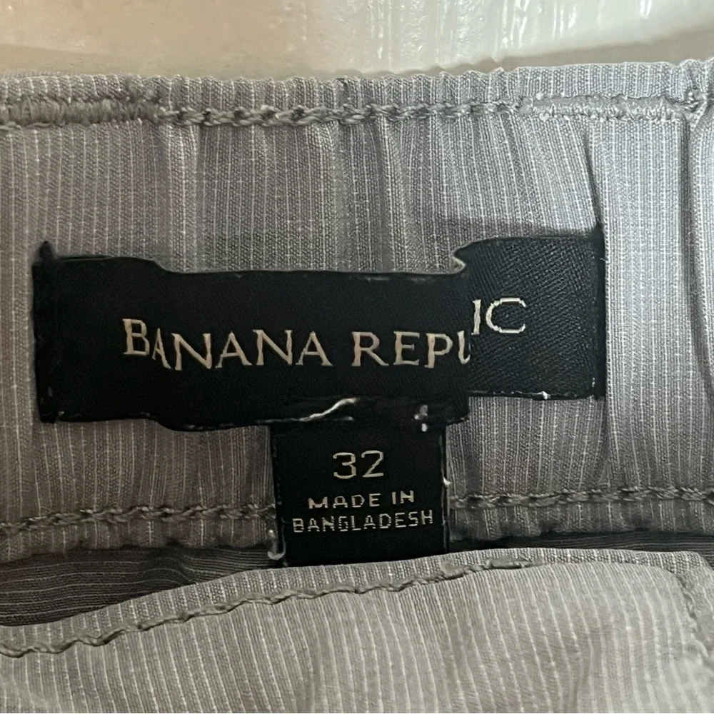 Banana Republic Sz 32 Gray Flat Front Shorts